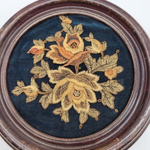 SOLD VTG French Lace Wood Framed Floral Needlework Art Farmhouse Chic Victorian - Picture 2 of 10